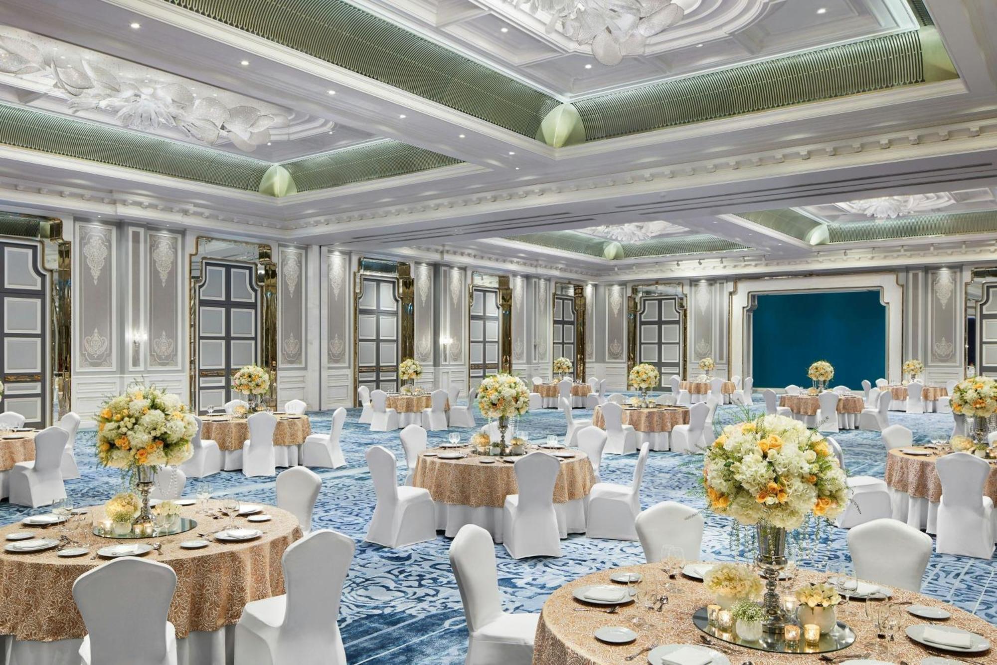 The Ritz-Carlton, Pune Extérieur photo